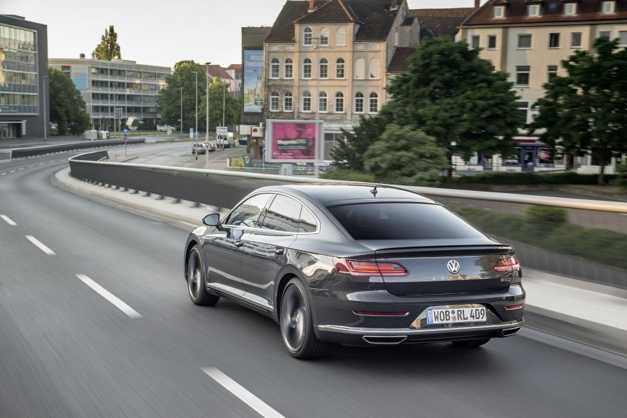  Volkswagen Arteon 4Motion R-Line 2017 года  (WW) (фото 21 из 30)